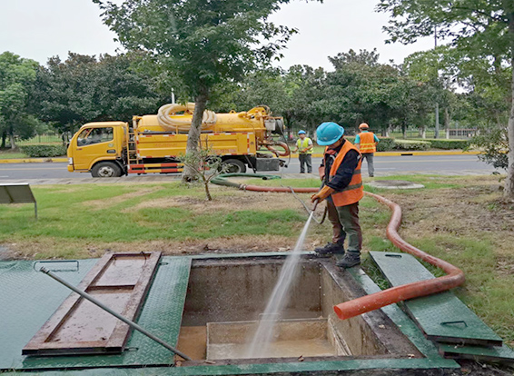 大安镇化油池清理
